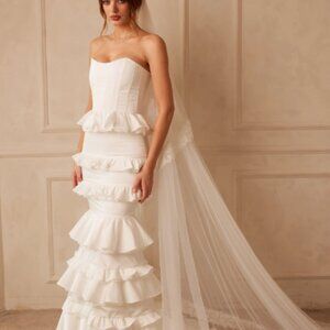 V. Chapman Milano White Crinkle Brocade New & perfect Wedding gown, 1 day ship!